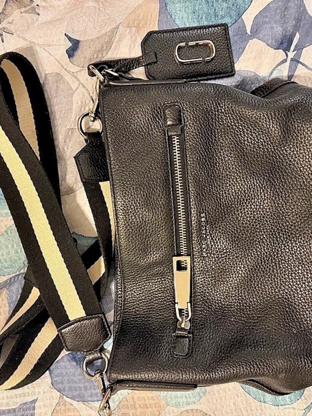 Marc Jacobs Gotham City Bucket Bag Black Crossbody